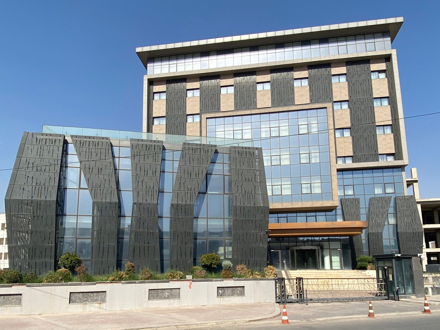 Ramada Hotel — Otel